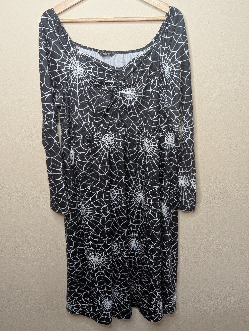BloomChic Black & White Long Sleeve Web-Print Dress